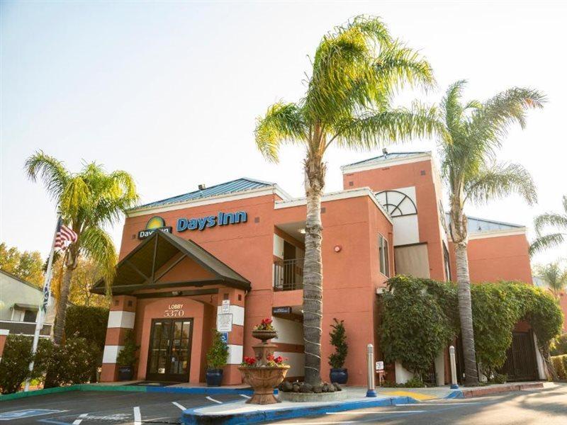 Days Inn By Wyndham Concord Dış mekan fotoğraf