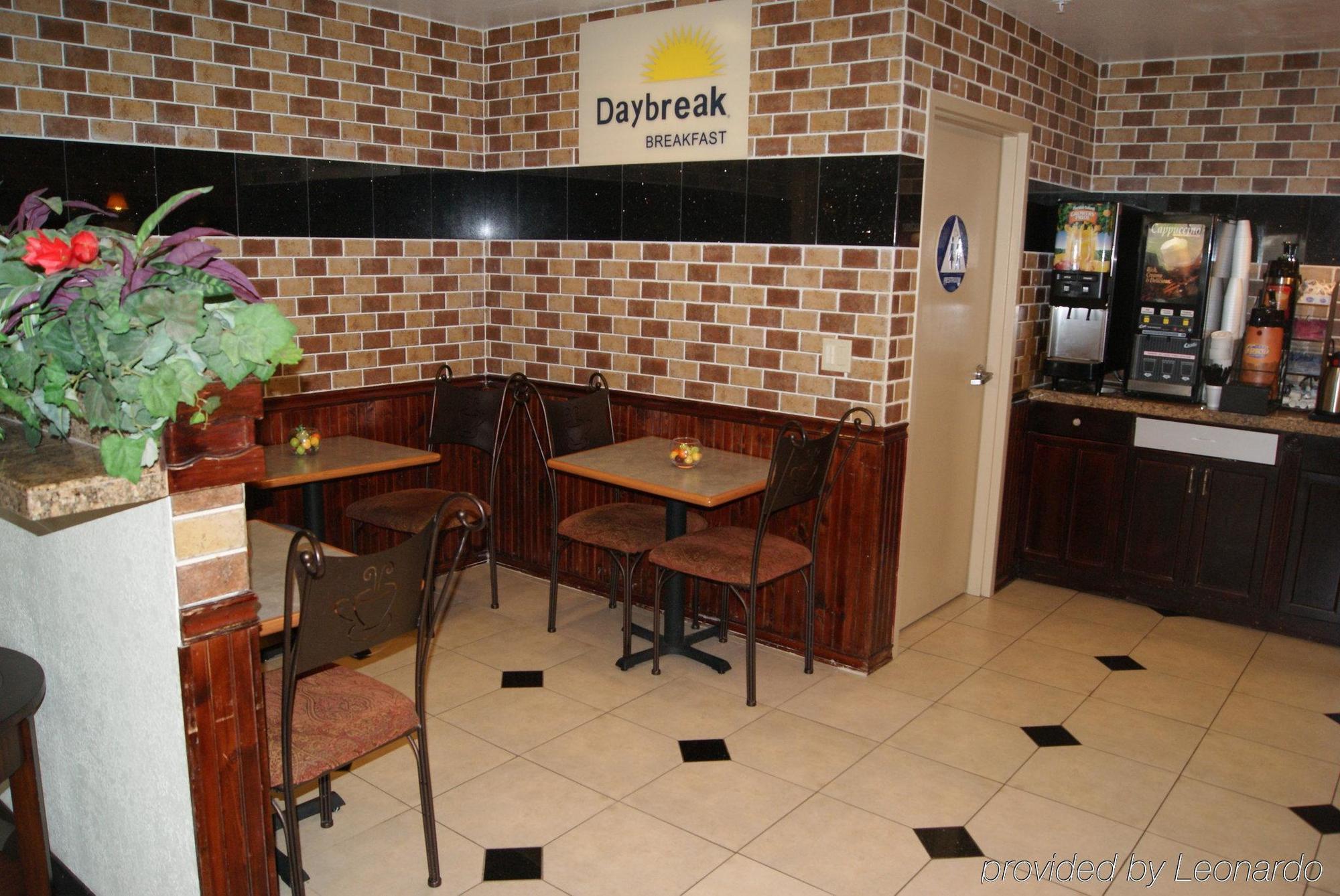 Days Inn By Wyndham Concord Restoran fotoğraf