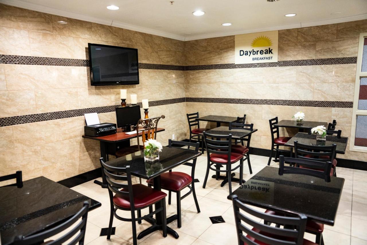 Days Inn By Wyndham Concord Dış mekan fotoğraf