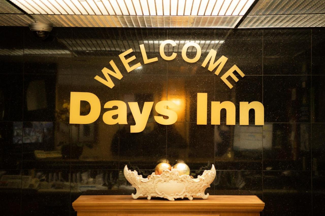 Days Inn By Wyndham Concord Dış mekan fotoğraf