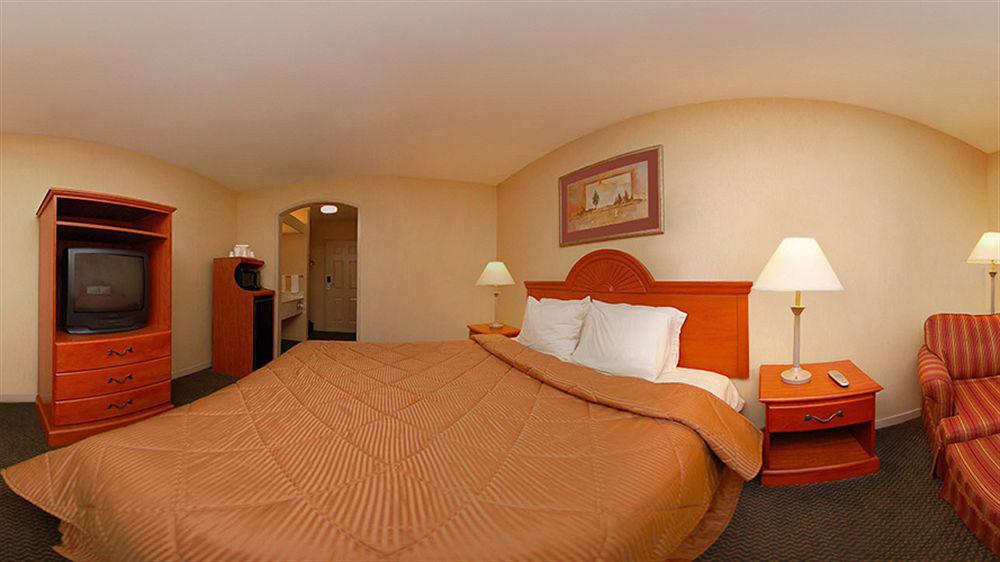 Days Inn By Wyndham Concord Dış mekan fotoğraf
